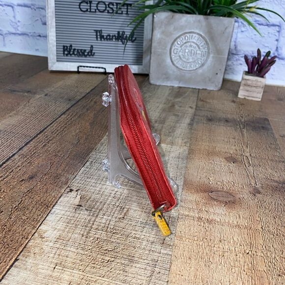 Fossil red leather heart zip around wallet womens. - Picture 3 of 11